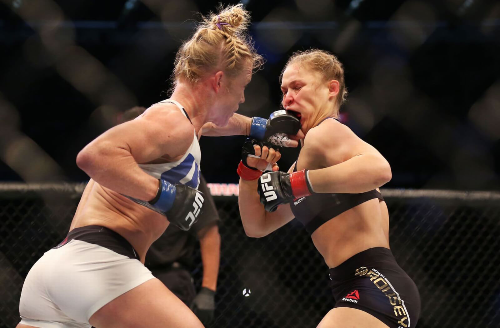 Holly-Holm-Ronda-Rousey-_0010