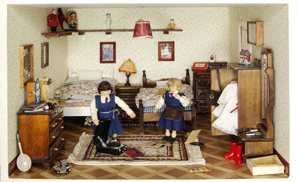 small-stories-dollhouse-36
