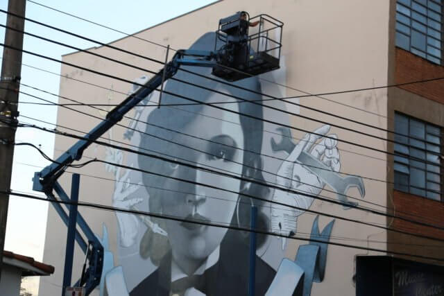 Claudio Ethos desenha novos murais no Brasil