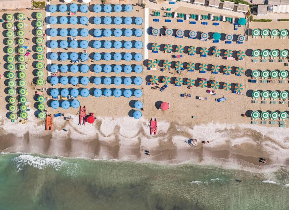 Simetria nas praias da Toscana