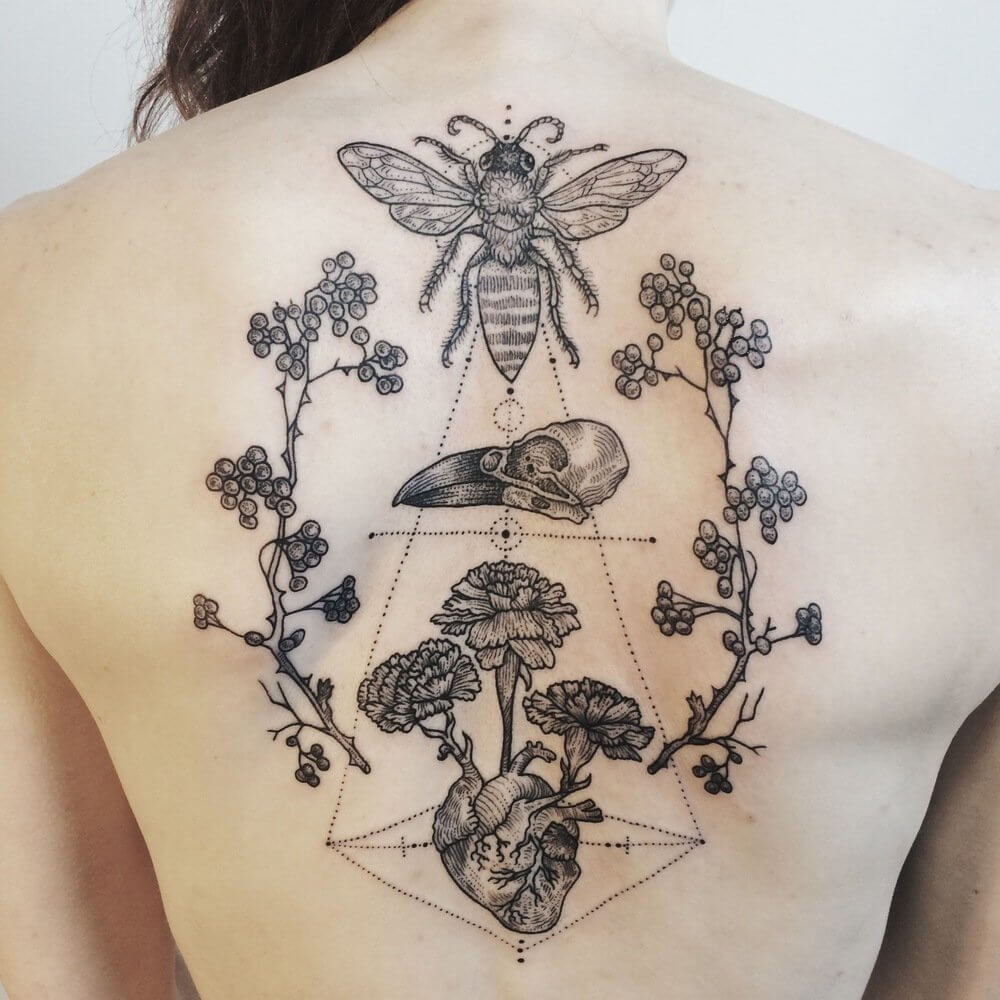 Universo, fauna e flora nas tatuagens de Pony Reinhardt