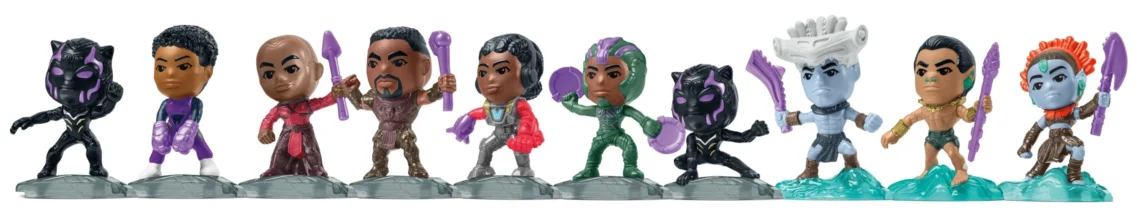 25586 BlackPanther2 Connected Toy Lineup 2