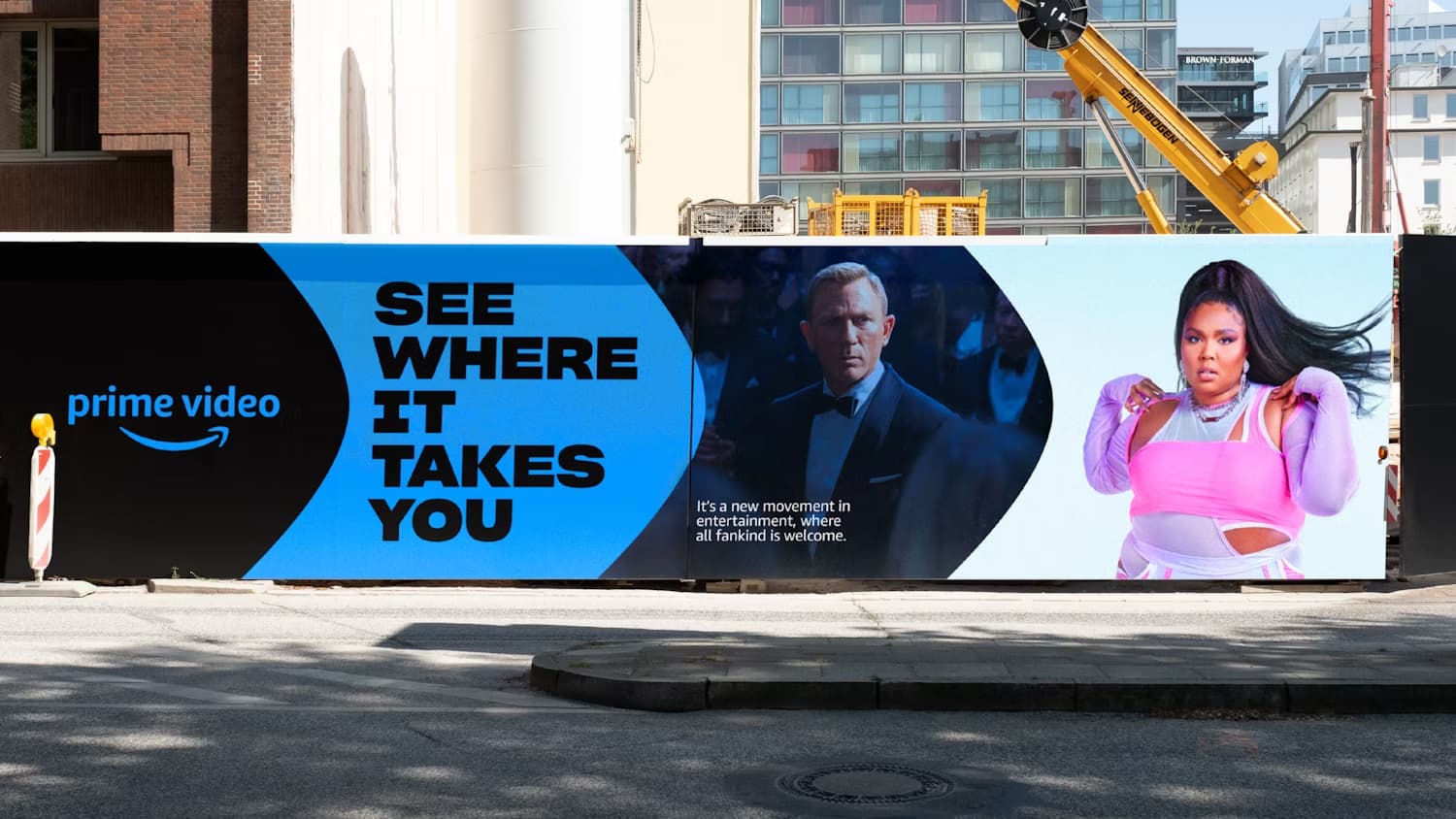 A nova identidade visual da Amazon Prime Video usa a "covinha" do